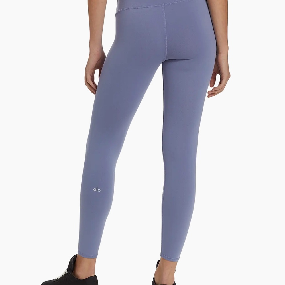 ALO Yoga Women's Lavender Light Blue Leggings